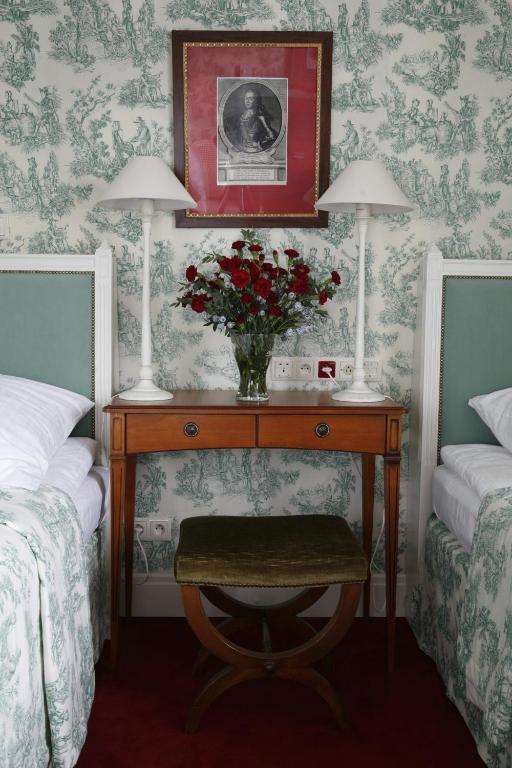 Hotel Dwor Kosciuszko Krakow Room photo A bedroom at the hotel