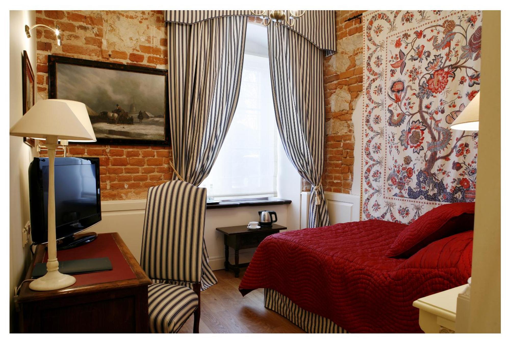 Hotel Dwor Kosciuszko Krakow Exterior photo A room at the hotel