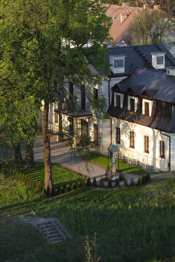Hotel Dwor Kosciuszko Krakow Exterior photo The former residence of the German ambassador in the Polish capital Warsaw